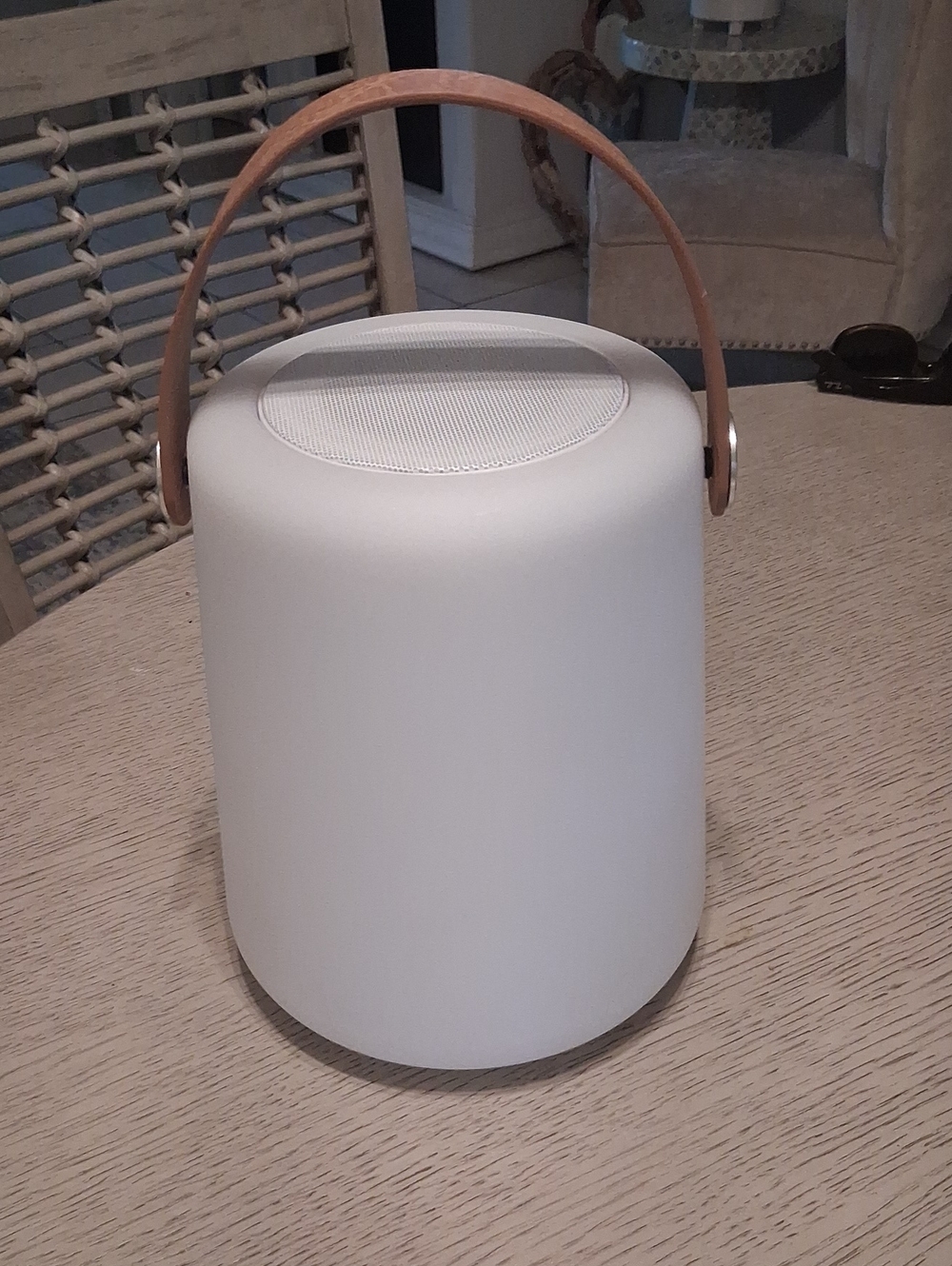White Circular Electronic Bluetooth Speaker with Remote Control , Color Changes